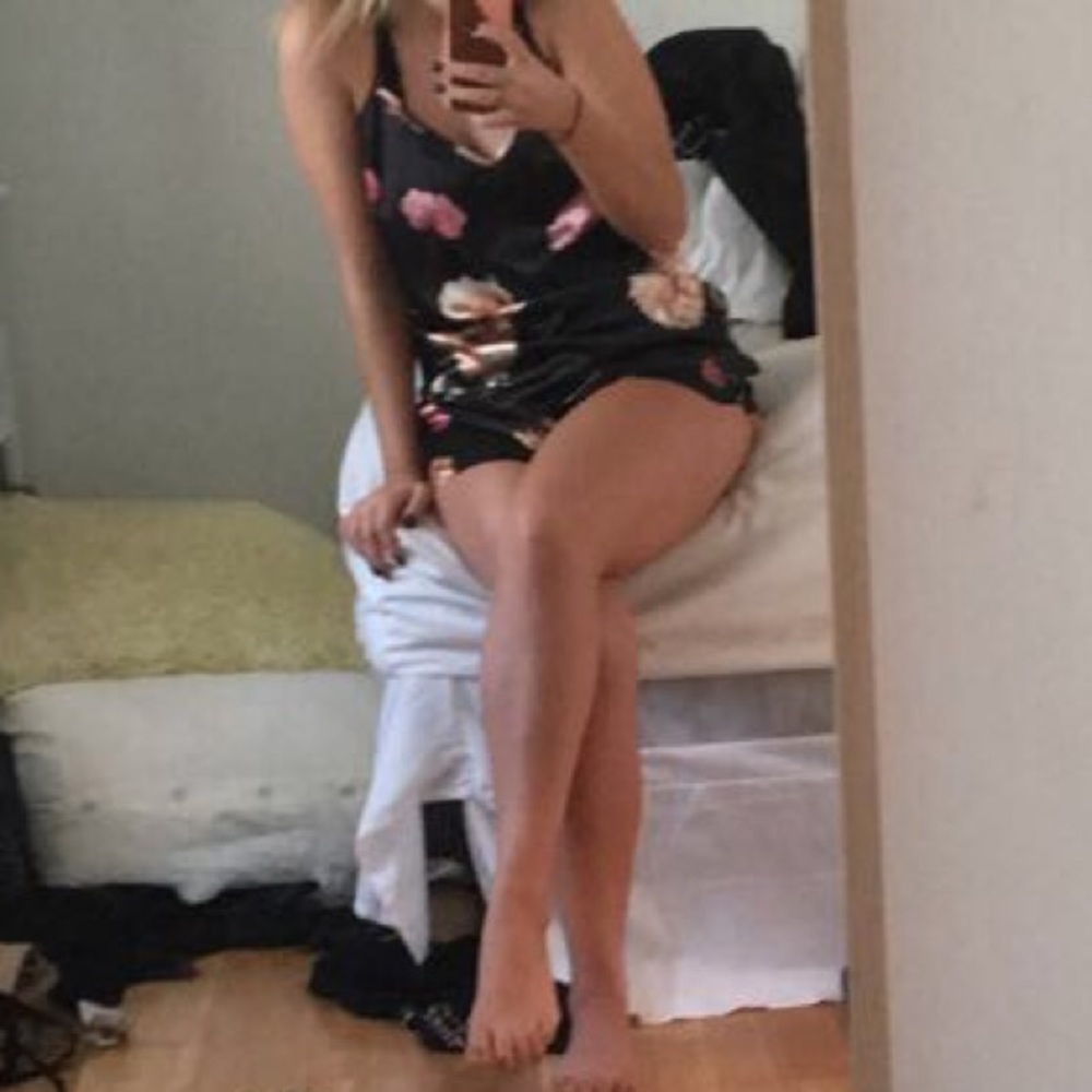 🦋 Gilligan and O’Malley Satin PJ Set • Medium